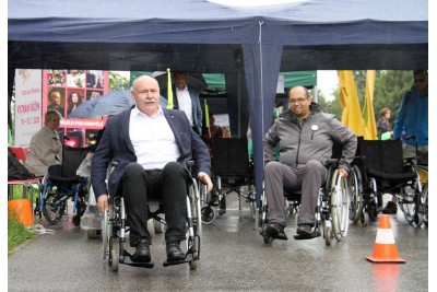 Neobvyklý závod spojil lidi s hendikepem