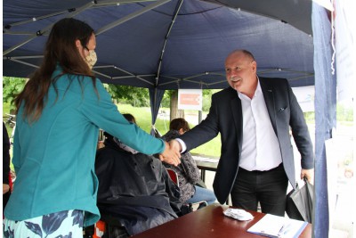 Neobvyklý závod spojil lidi s hendikepem