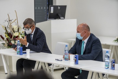 Premiér v kraji. Poděkoval záchranářům a navštívil firmy, které pomohly během koronakrize 