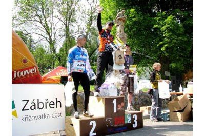 bozenovsky-cyklomaraton-foto-ondrej-kubica-003-vyhlaseni-vitezu.jpg