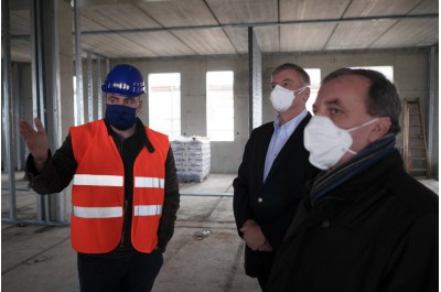 Stavba nové interny ve Šternberku zdárně pokračuje