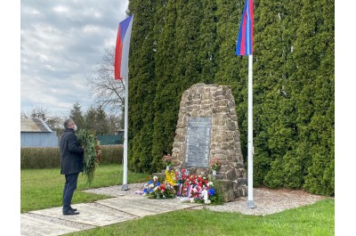 Náměstek hejtmana Ivo Slavotínek uctil památku obětí zákřovské tragédie