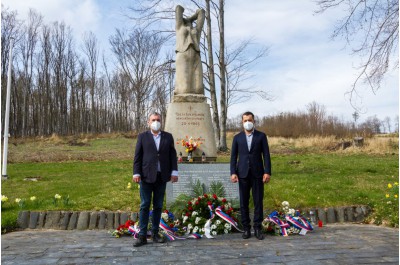 Zástupci Olomouckého kraje uctili památku obětí zákřovské tragédie