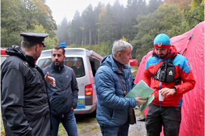 Cvičení na Sedle prověřilo schopnosti záchranářů. Pomáhal jim dron