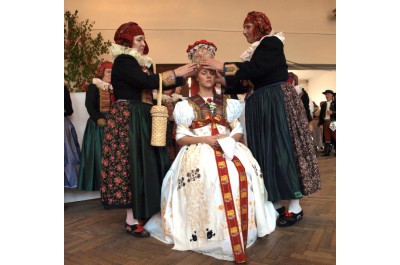 vb-slavnost-kroje-zacepeni-nev-esty-autor-andrea-simperova.jpg