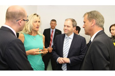 Premiér Sobotka zahájil sněm Svazu měst a obcí v Olomouci, při návštěvě regionu podpořil vznik průmyslové zóny v Bochoři