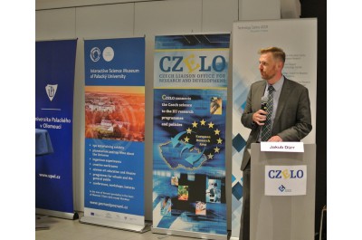 Pevnost poznání bavila bruselské publikum