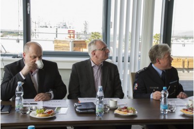 Zasedala Bezpečnostní rada Olomouckého kraje. Řešila například propagaci složek integrovaného záchranného systému
