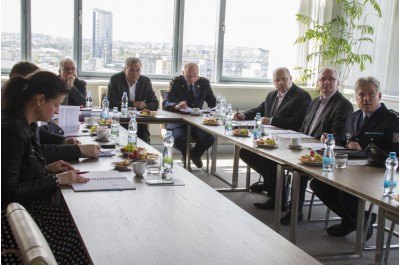 Zasedala Bezpečnostní rada Olomouckého kraje. Řešila například propagaci složek integrovaného záchranného systému