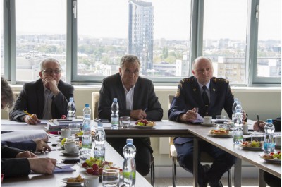 Zasedala Bezpečnostní rada Olomouckého kraje. Řešila například propagaci složek integrovaného záchranného systému