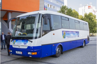 Olomoucký kraj daroval partnerskému regionu Vojvodina autobus. Využije ho česká komunita žijící v Srbsku