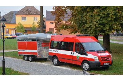 Dobrovolní hasiči z Rokytnice u Přerova mají nové auto          Foto: Jan Teimer