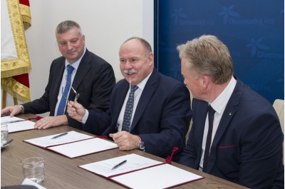Olomoucký kraj povede koalice hnutí ANO, ČSSD a ODS. Jejich zástupci už podepsali koaliční smlouvu
