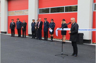 Profesionální hasiči ze Šumperku mají novou stanici 
