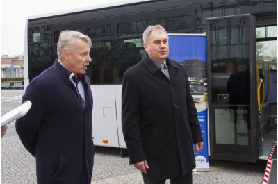 Olomoucký kraj pořídil speciální autobus. Využijí ho hlavně příspěvkové organizace a neziskovky