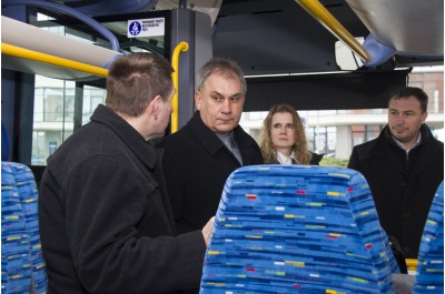 Olomoucký kraj pořídil speciální autobus. Využijí ho hlavně příspěvkové organizace a neziskovky