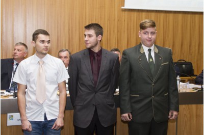 Hejtman Ladislav Okleštěk ocenil tři mladíky za záchranu lidského života