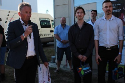 Vítězem osmého ročníku soutěže Podnikavá hlava, kterou pořádá Vědeckotechnický park Univerzity Palackého, se stal Radek Oborný. Porotu zaujal cestovním filtrem na vodu, který se dá připojit ke kohoutku nebo na sprchu. Titul Podnikatel v sukni získala