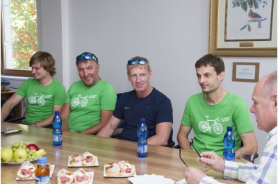 Hejtman Ladislav Okleštěk ocenil zaměstnance krajského úřadu za aktivní účast v soutěži Do práce na kole
