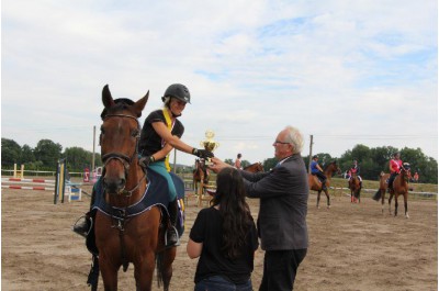 Závod koní každoročně pomáhá handicapovaným