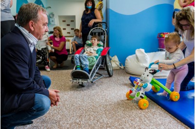 Kraj pomůže rodinám dětí s neurologickým onemocněním. Přispěje na jejich rehabilitaci