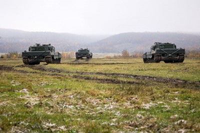 Zástupci samospráv si prohlédli nové tanky a vojenský prostor