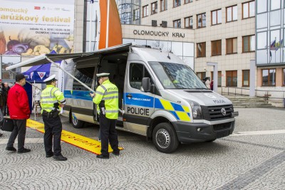 Olomoucký kraj pořídil speciální auto ke kontrole nákladních vozidel a autobusů