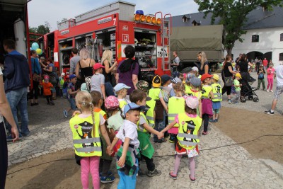 Hejtman Rozbořil pokřtil knihu o dobrovolných hasičích Olomouckého kraje