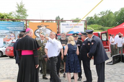 Hejtman Rozbořil pokřtil knihu o dobrovolných hasičích Olomouckého kraje