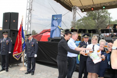 Hejtman Rozbořil pokřtil knihu o dobrovolných hasičích Olomouckého kraje