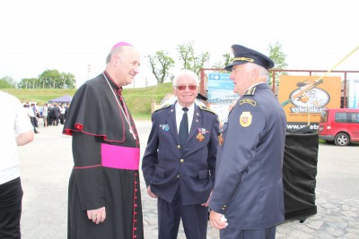 Hejtman Rozbořil pokřtil knihu o dobrovolných hasičích Olomouckého kraje