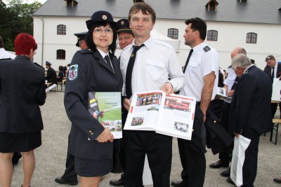 Hejtman Rozbořil pokřtil knihu o dobrovolných hasičích Olomouckého kraje