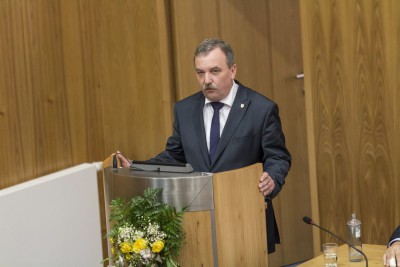 Olomoucký kraj má nové vedení. Hejtmanem je Oto Košta