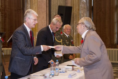 Hejtman uctil památku obětí vojenských konfliktů a poděkoval válečným veteránům