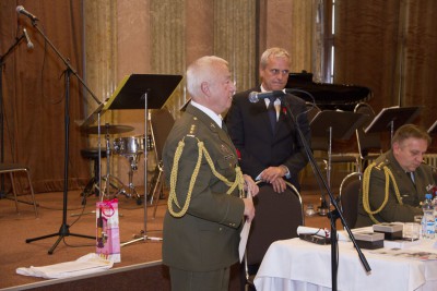Hejtman uctil památku obětí vojenských konfliktů a poděkoval válečným veteránům