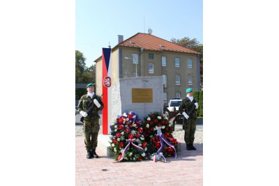 Slavnostní odhalení pomníku válečným veteránům