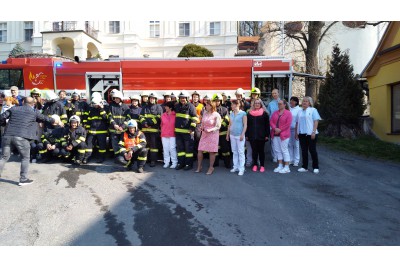  V Domově pro seniory v Jesenci cvičili hasiči     Foto: DS Jesenec