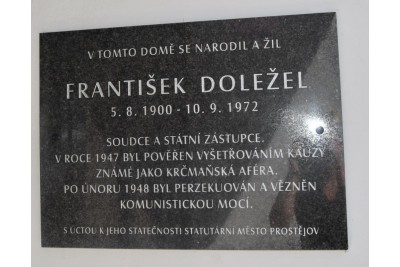 Slavnostní odhalení pamětní desky JUDr. Františka Doležela 